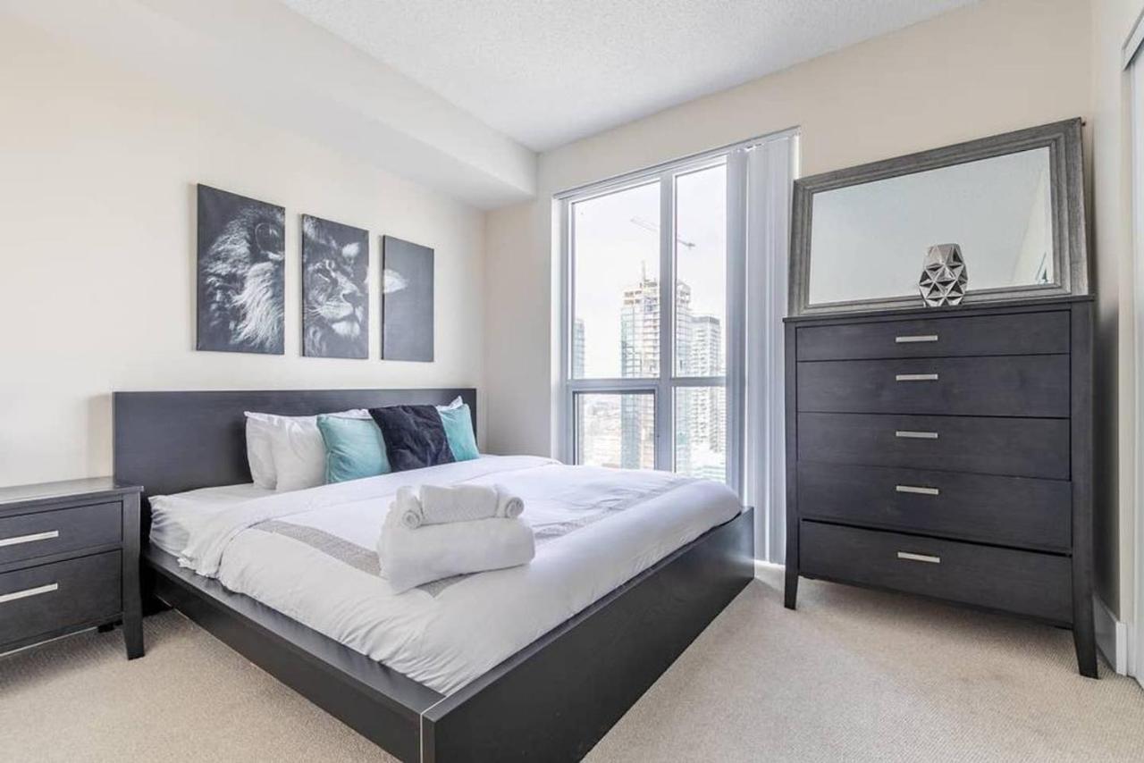 Stunning Views Of Downtown - Luxury High Rise With King Bed! Willa Toronto Zewnętrze zdjęcie