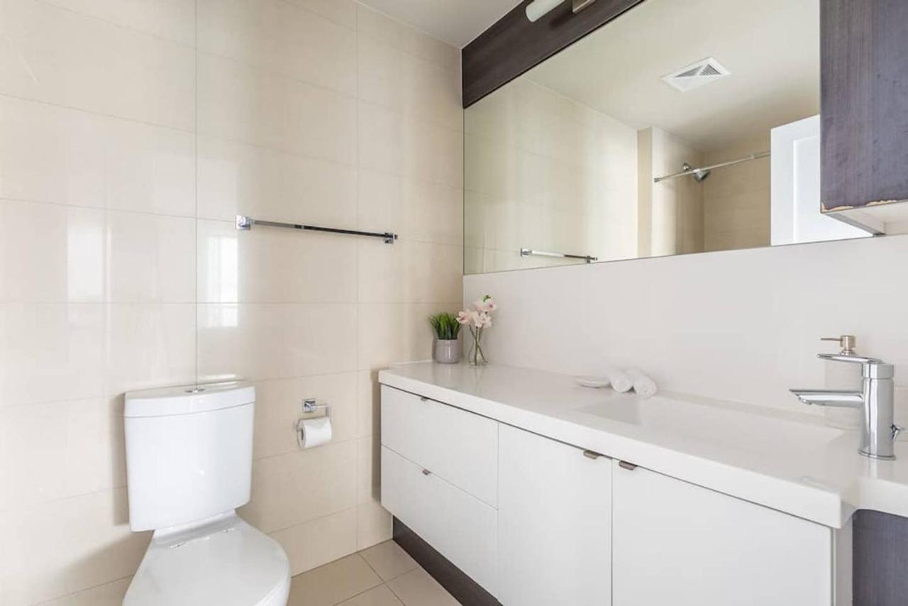 Stunning Views Of Downtown - Luxury High Rise With King Bed! Willa Toronto Zewnętrze zdjęcie